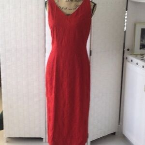 Donna Morgan Women’s Sleeveless Red Dress Sz 6 with a side zipper.           #33